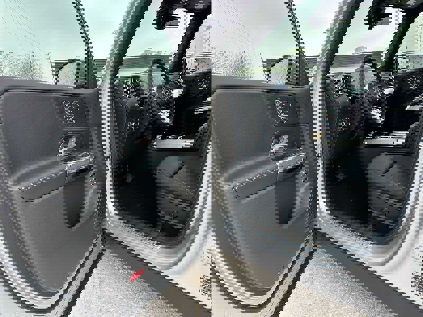 Used 2026 Mercedes-Benz GLB 250 4MATIC image 20