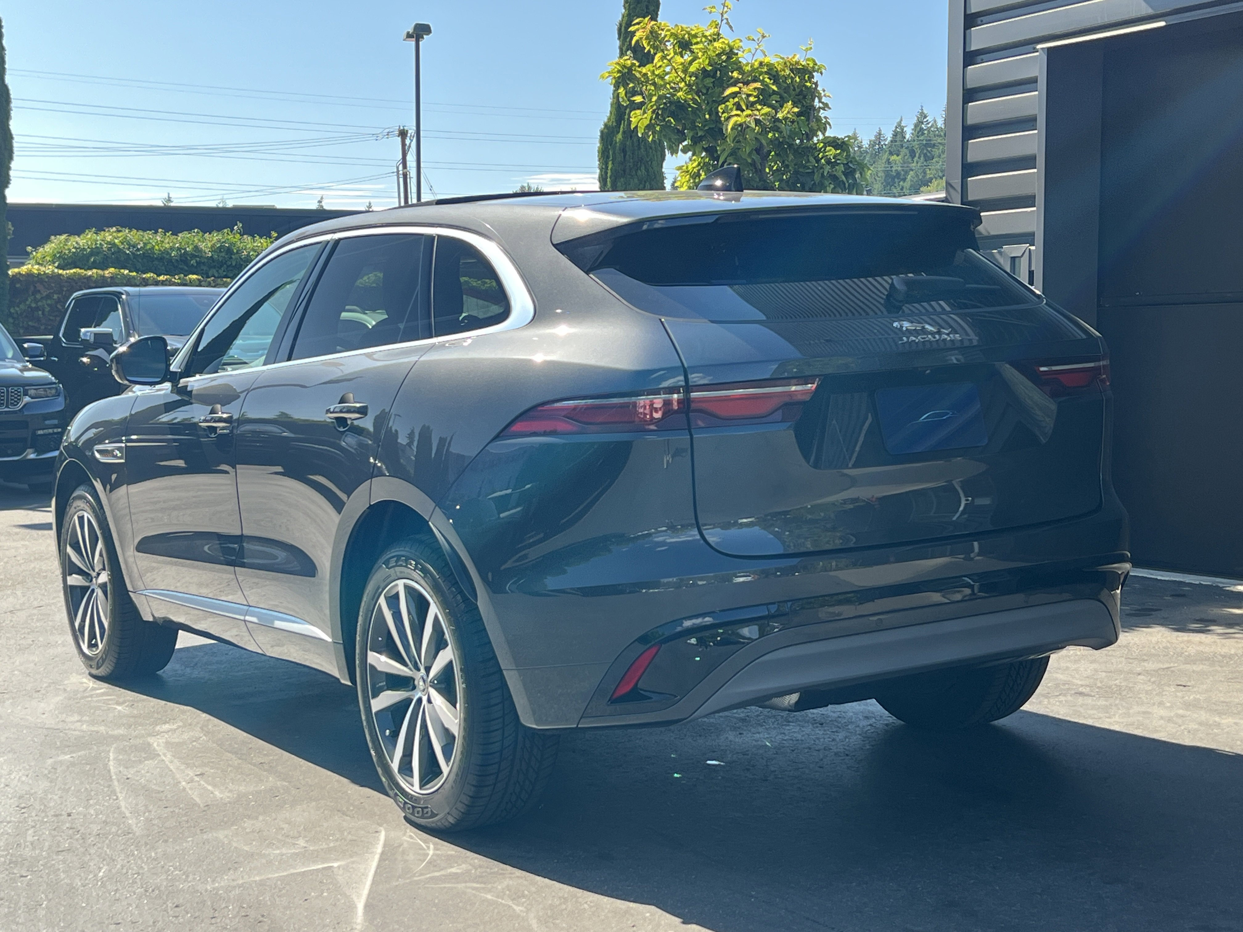 New 2025 Jaguar F-PACE R-Dynamic S AWD/4WD image 6