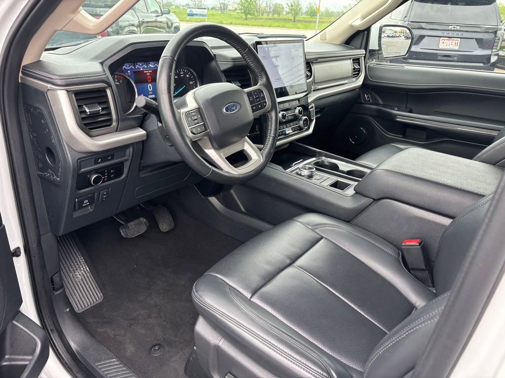 Used 2024 Ford Expedition XLT RWD image 8
