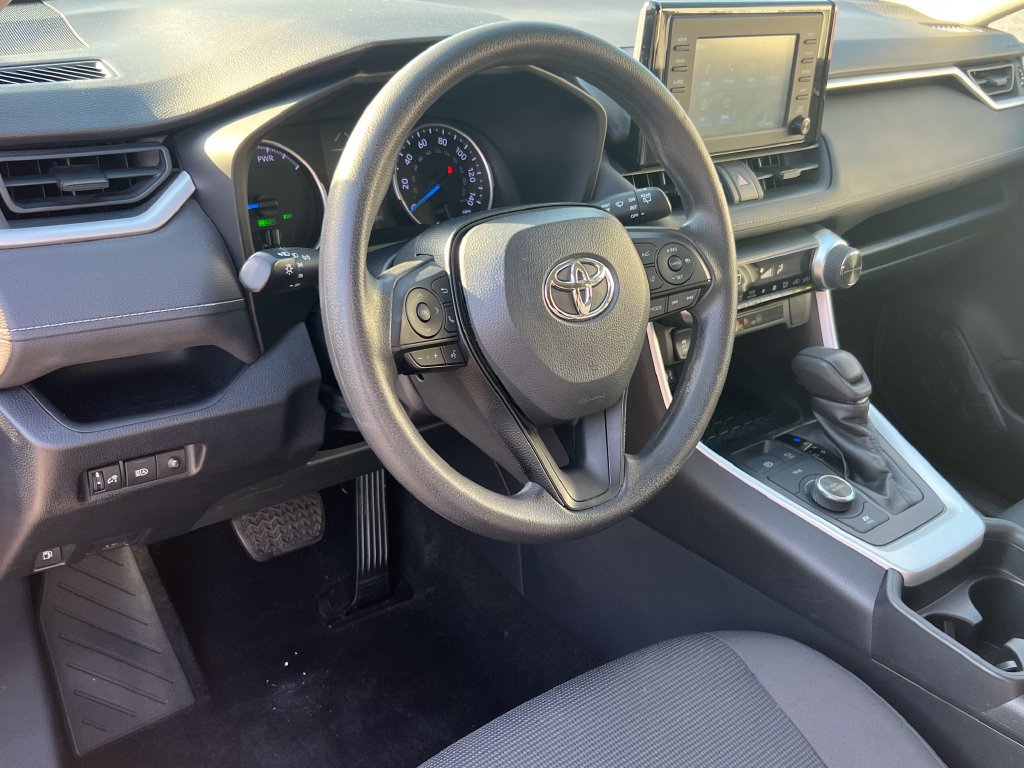Used 2019 Toyota RAV4 LE AWD/4WD image 18