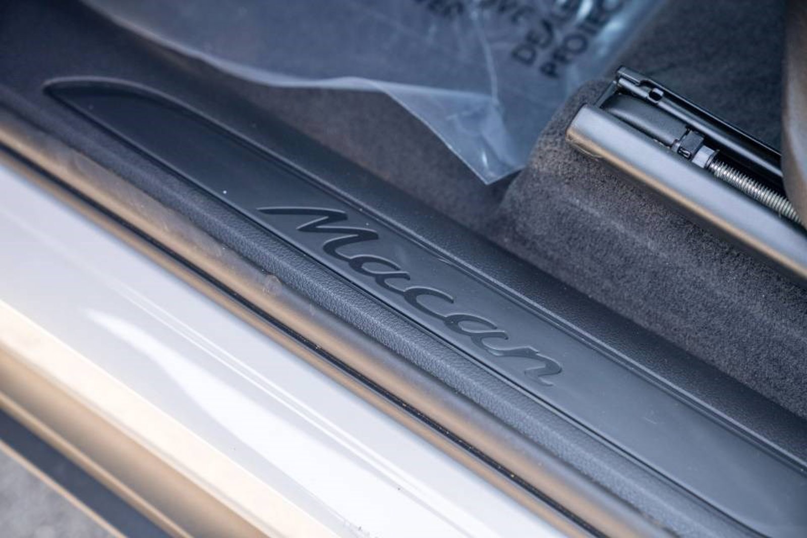 New 2026 Porsche Macan AWD/4WD image 13