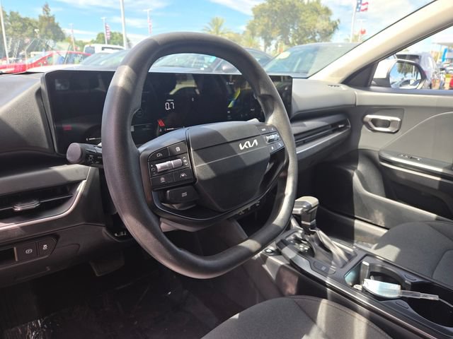 Certified 2025 Kia K4 FWD image 18