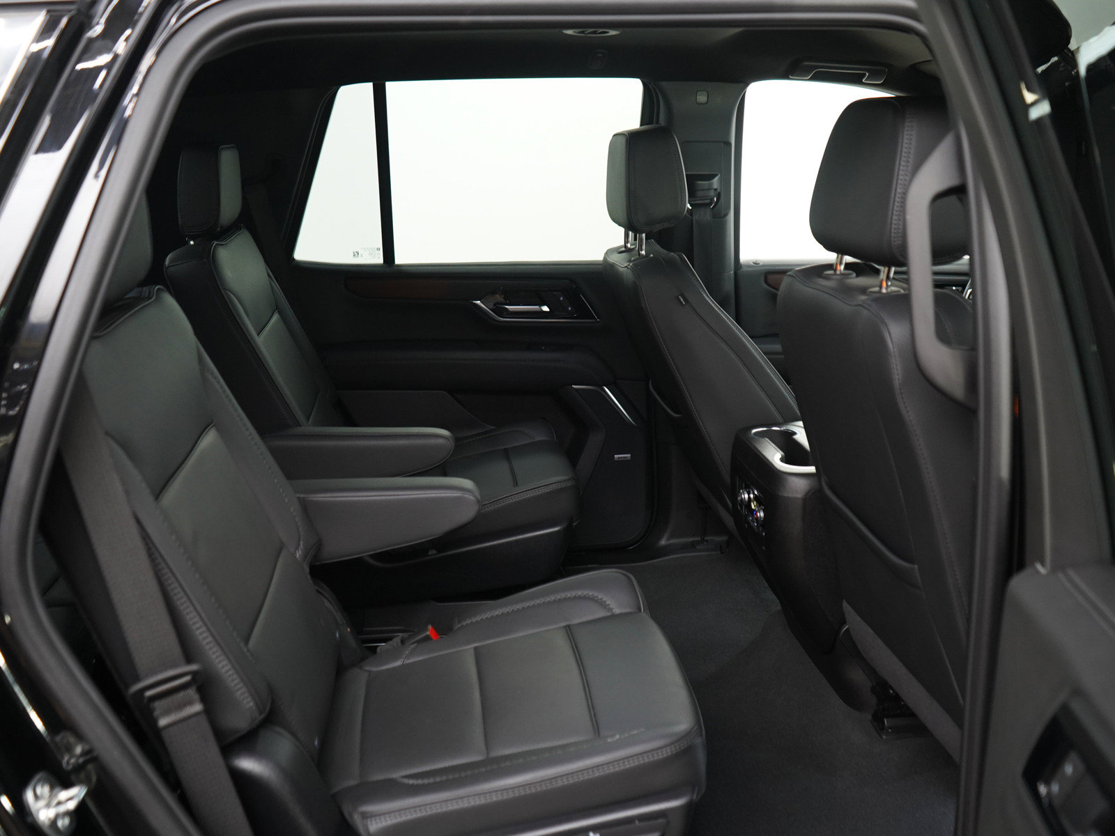 Used 2025 GMC Yukon Denali AWD/4WD image 13