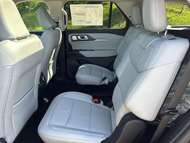 New 2026 Ford Explorer Platinum w/ LUX Leather Package AWD/4WD image 15