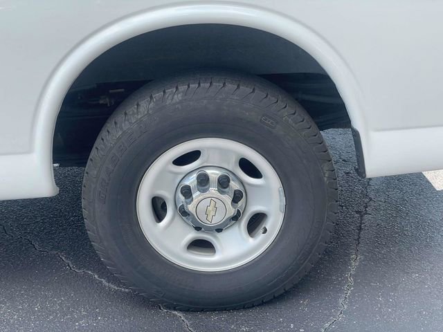 Used 2016 Chevrolet Express 2500 LT w/ LT Preferred Equipment Group RWD image 11