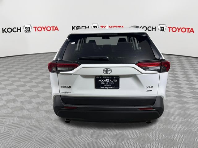 Used 2025 Toyota RAV4 XLE AWD/4WD image 43