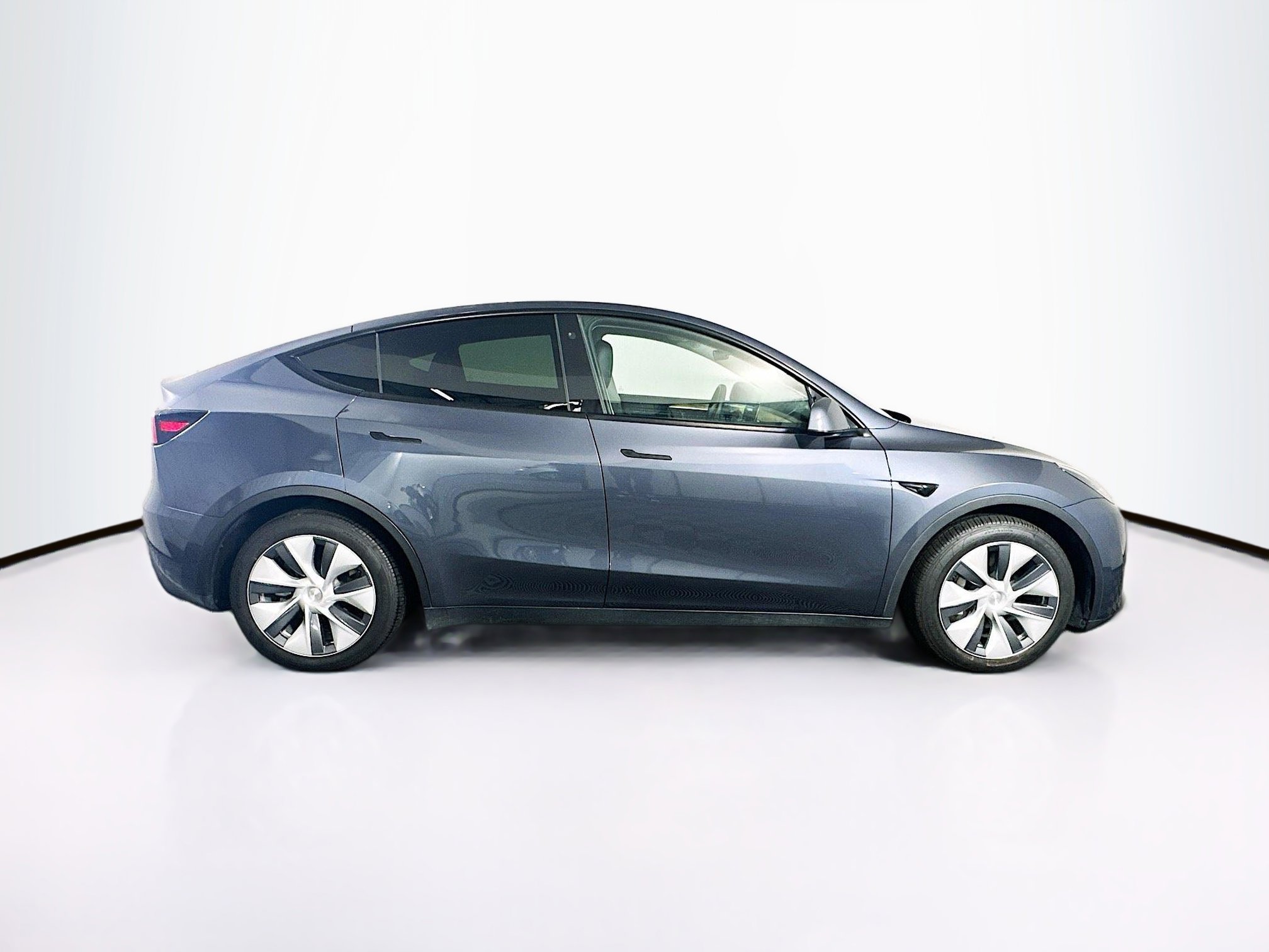 Used 2023 Tesla Model Y Long Range image 10