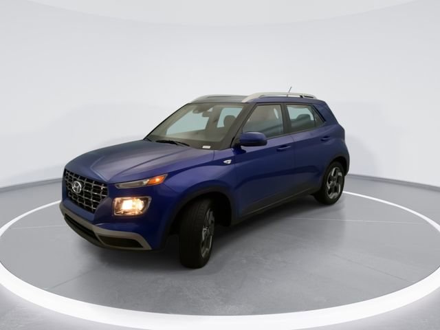 Certified 2026 Hyundai Venue SEL FWD image 2