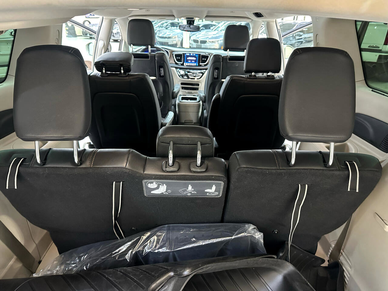 Used 2018 Chrysler Pacifica Touring-L Plus image 12