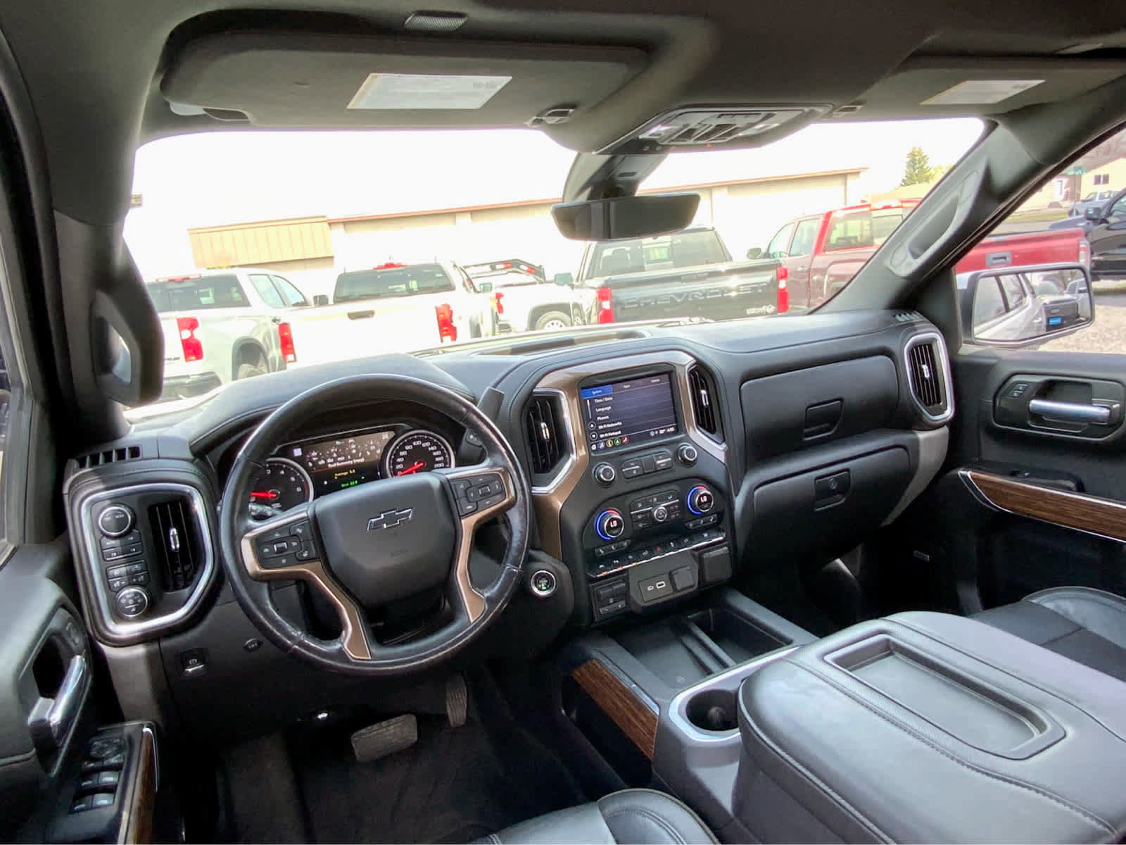 Used 2021 Chevrolet Silverado 1500 High Country w/ Technology Package AWD/4WD image 34