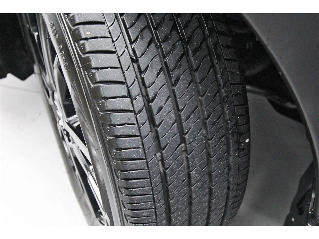 Used 2023 Nissan Kicks SR w/ SR Premium Package image 30