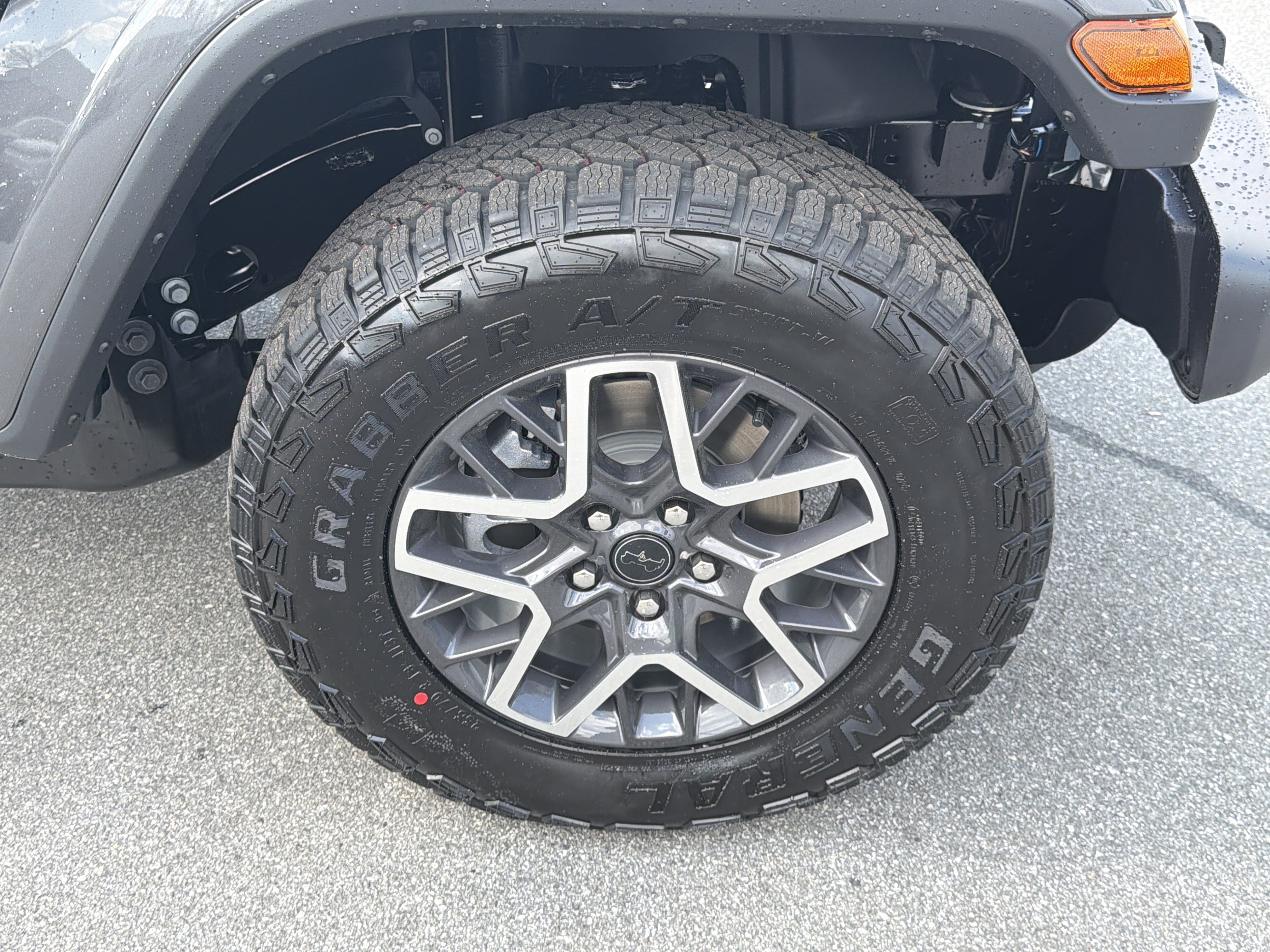 New 2026 Jeep Wrangler Unlimited Sahara AWD/4WD image 14
