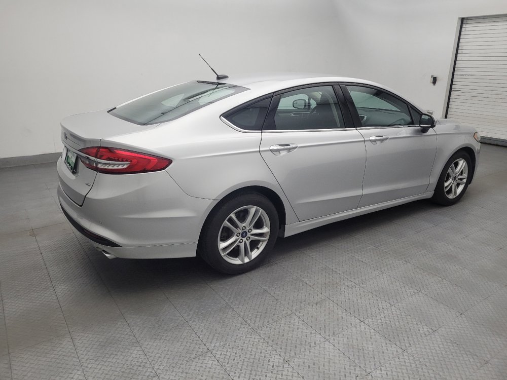 Used 2018 Ford Fusion SE w/ Fusion SE Technology Package FWD image 10