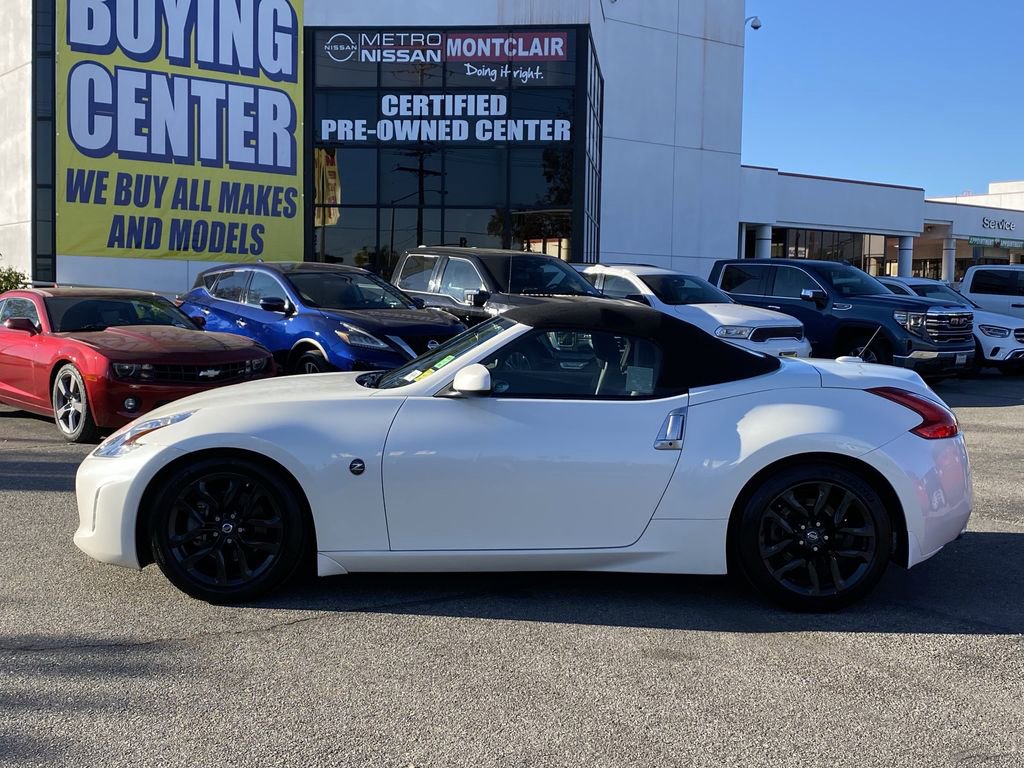 Used 2016 Nissan 370Z Touring image 6