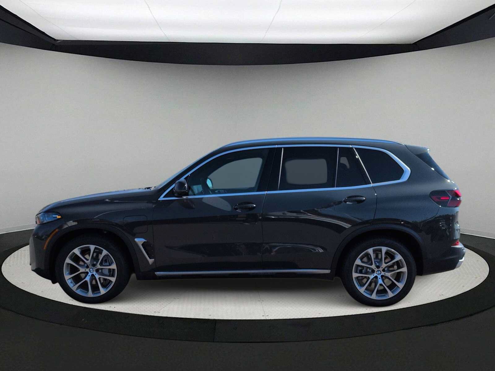 Used 2026 BMW X5 xDrive50e AWD/4WD image 5