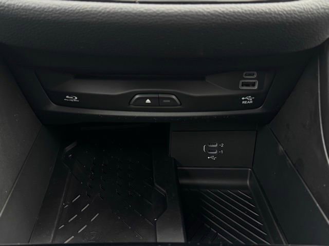 New 2026 Chrysler Pacifica Limited w/ Uconnect Theater Family Group image 37