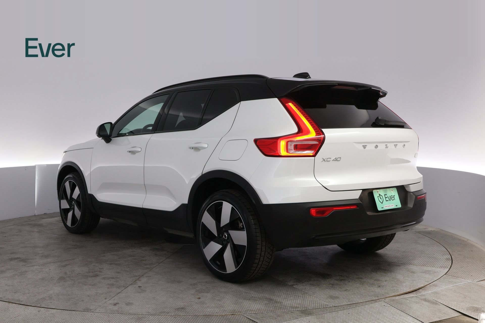 Used 2023 Volvo XC40 Recharge Plus w/ Protection Package Premier AWD/4WD image 10