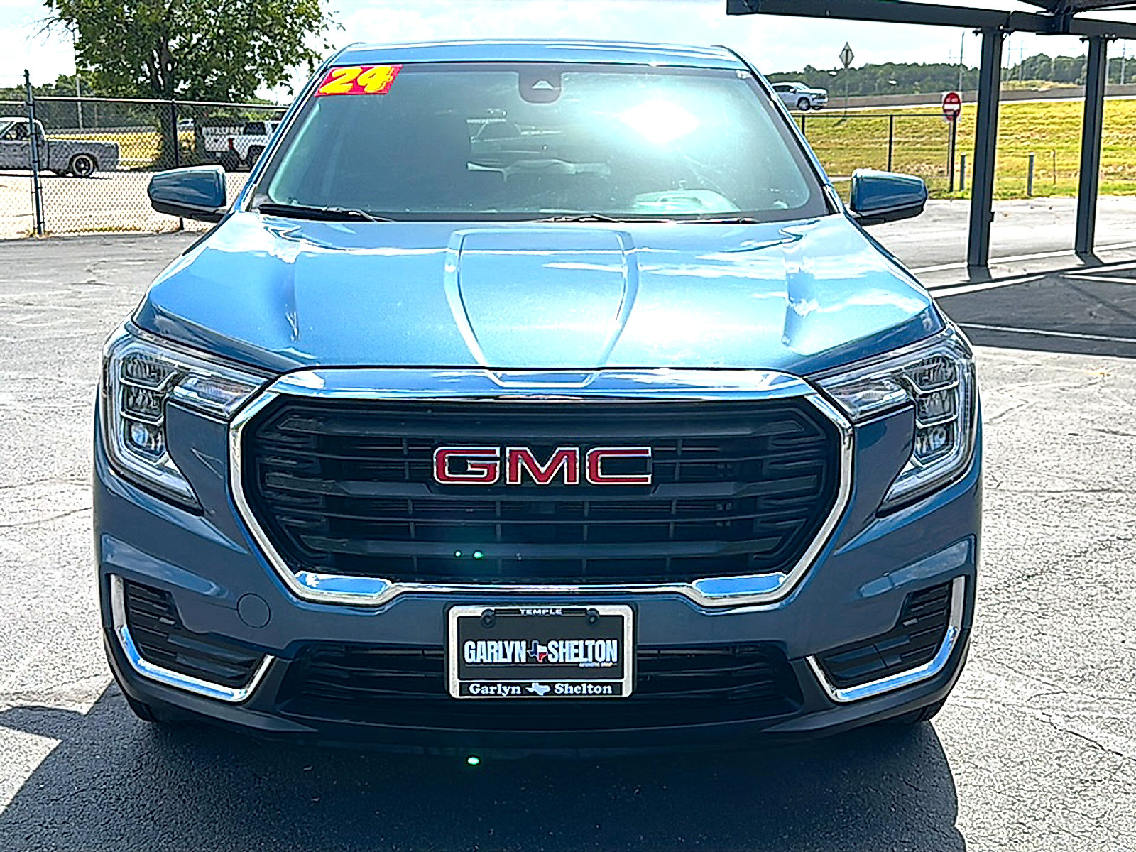 Used 2024 GMC Terrain SLE FWD image 11