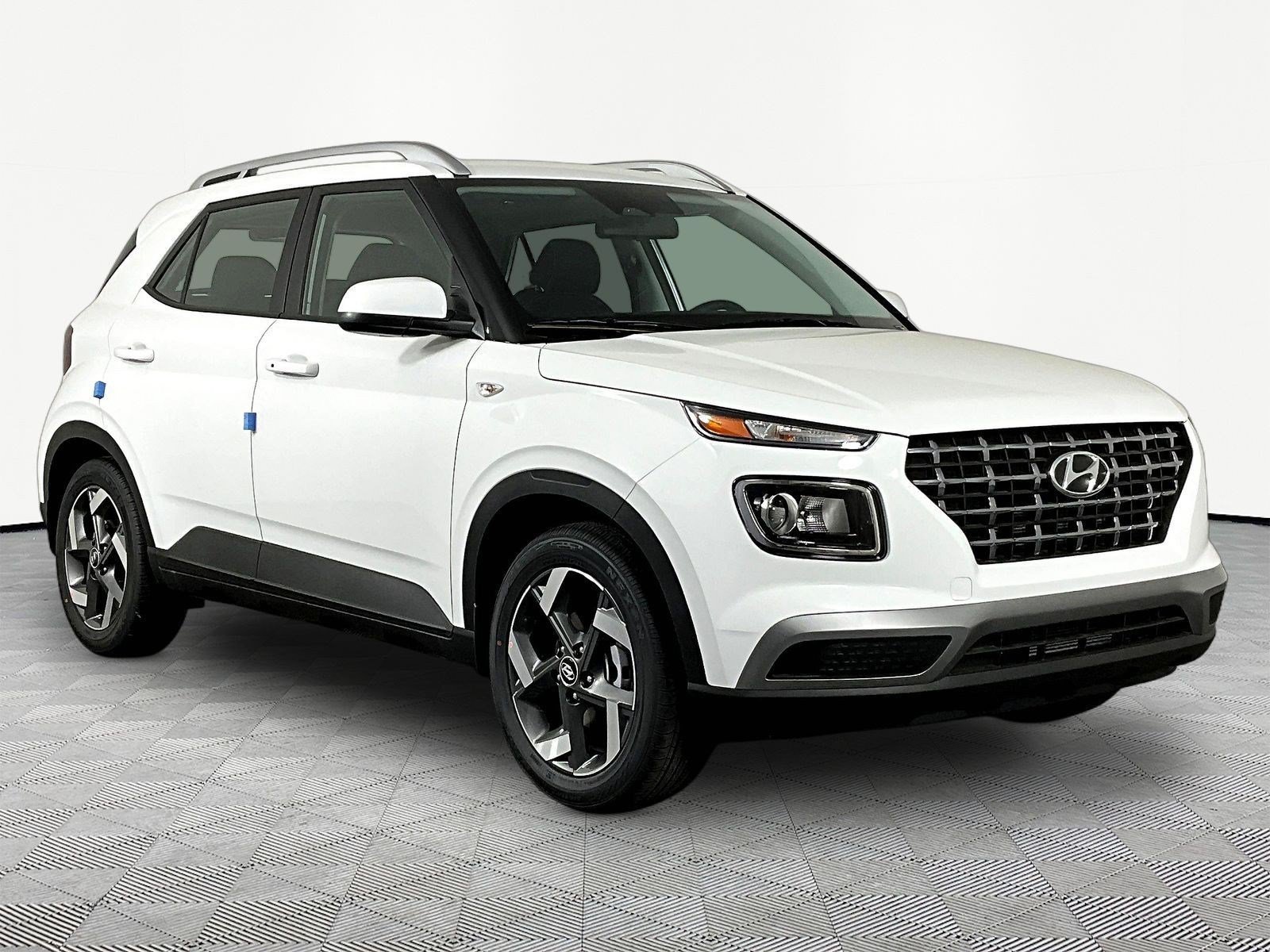 New 2026 Hyundai Venue SEL FWD image 3