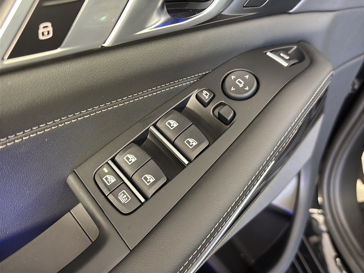 Used 2026 BMW X7 M60i AWD/4WD image 15