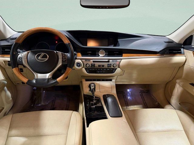 Used 2014 Lexus ES 300h image 11