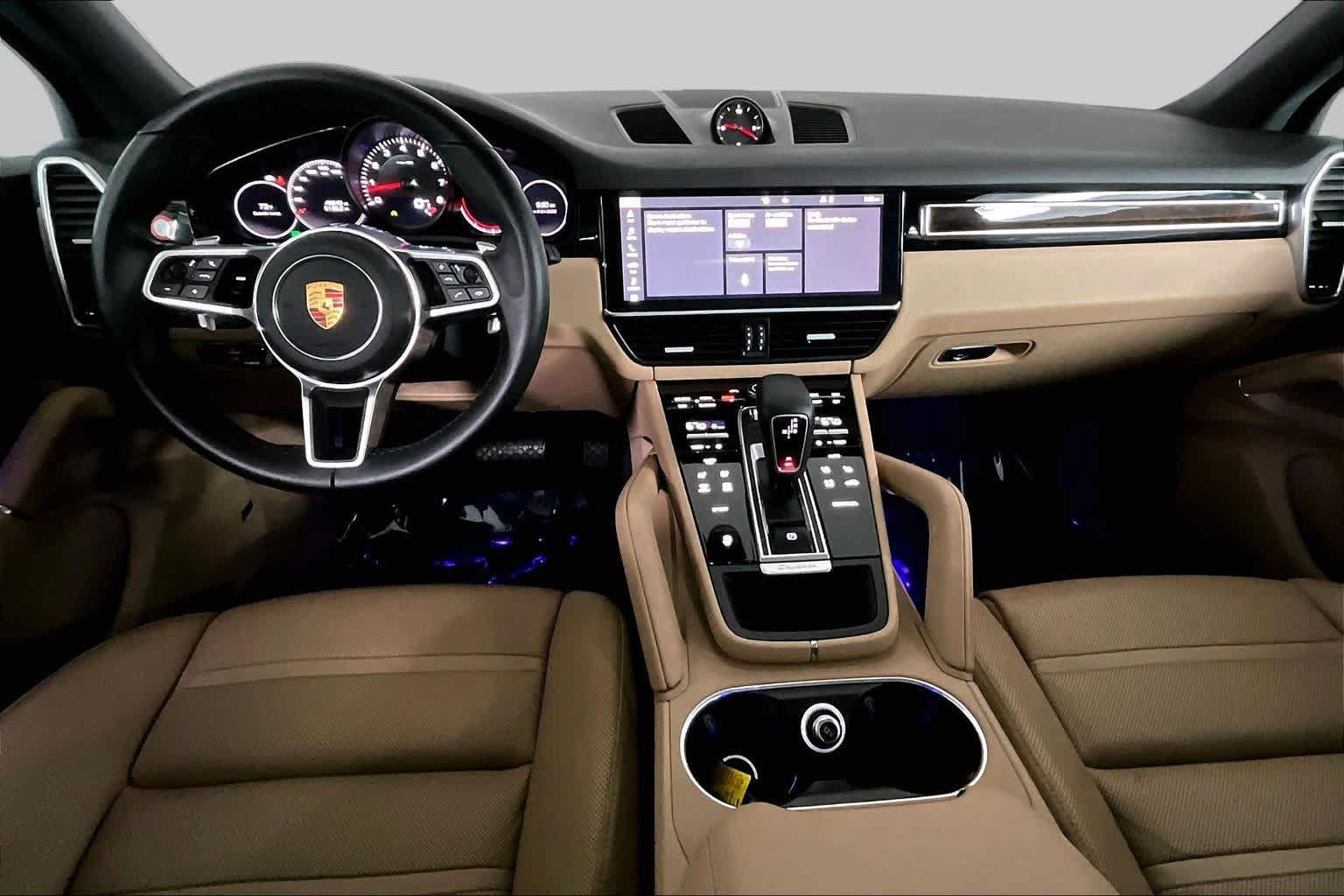 Used 2021 Porsche Cayenne AWD/4WD image 16