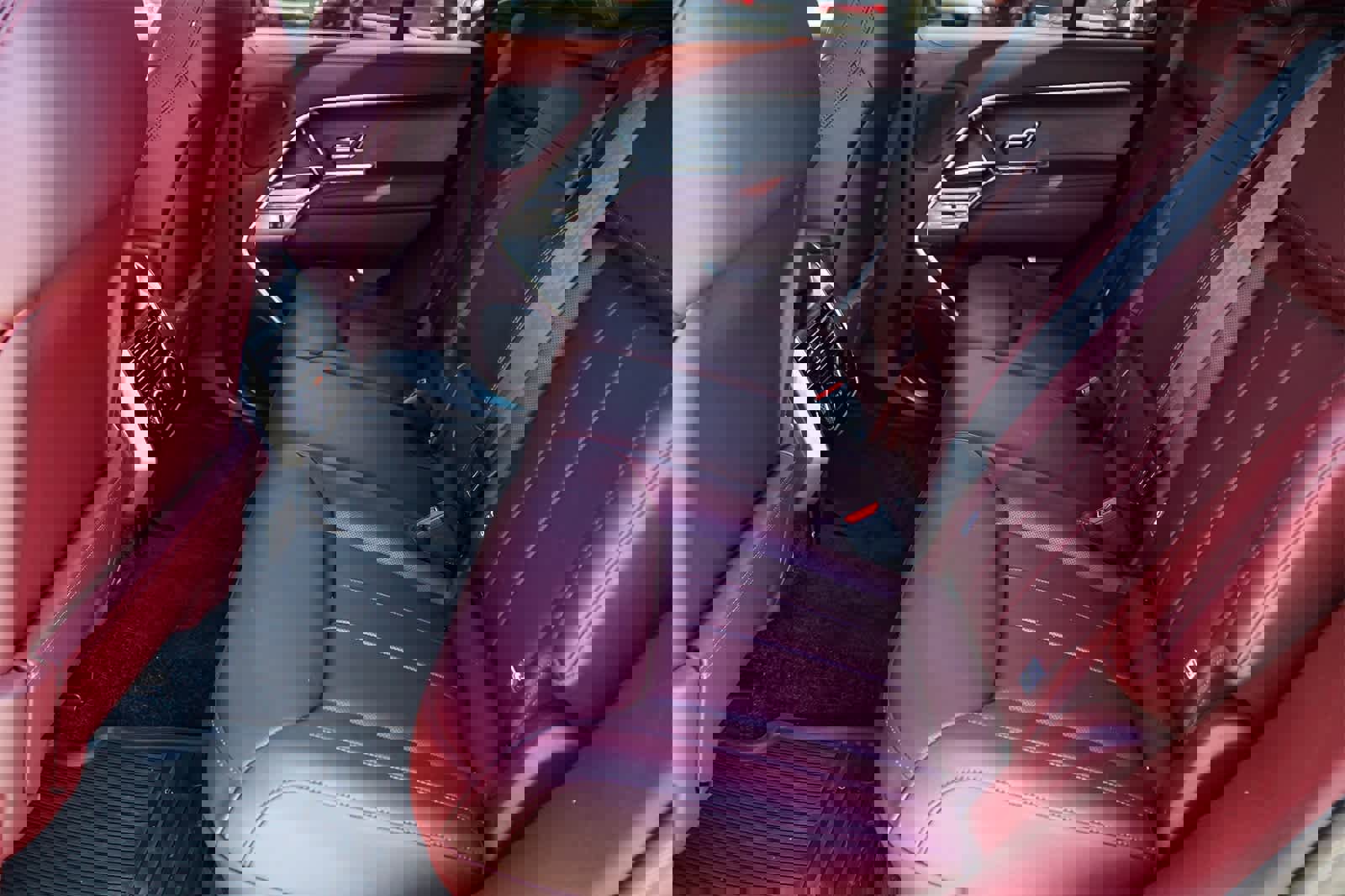 Certified 2024 Land Rover Range Rover SE image 16