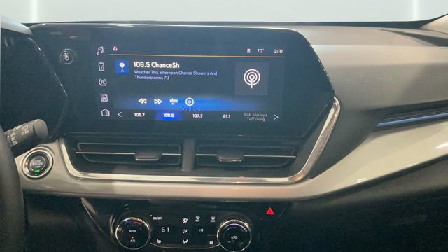Used 2025 Chevrolet Trax LT w/ LT Convenience Package FWD image 20