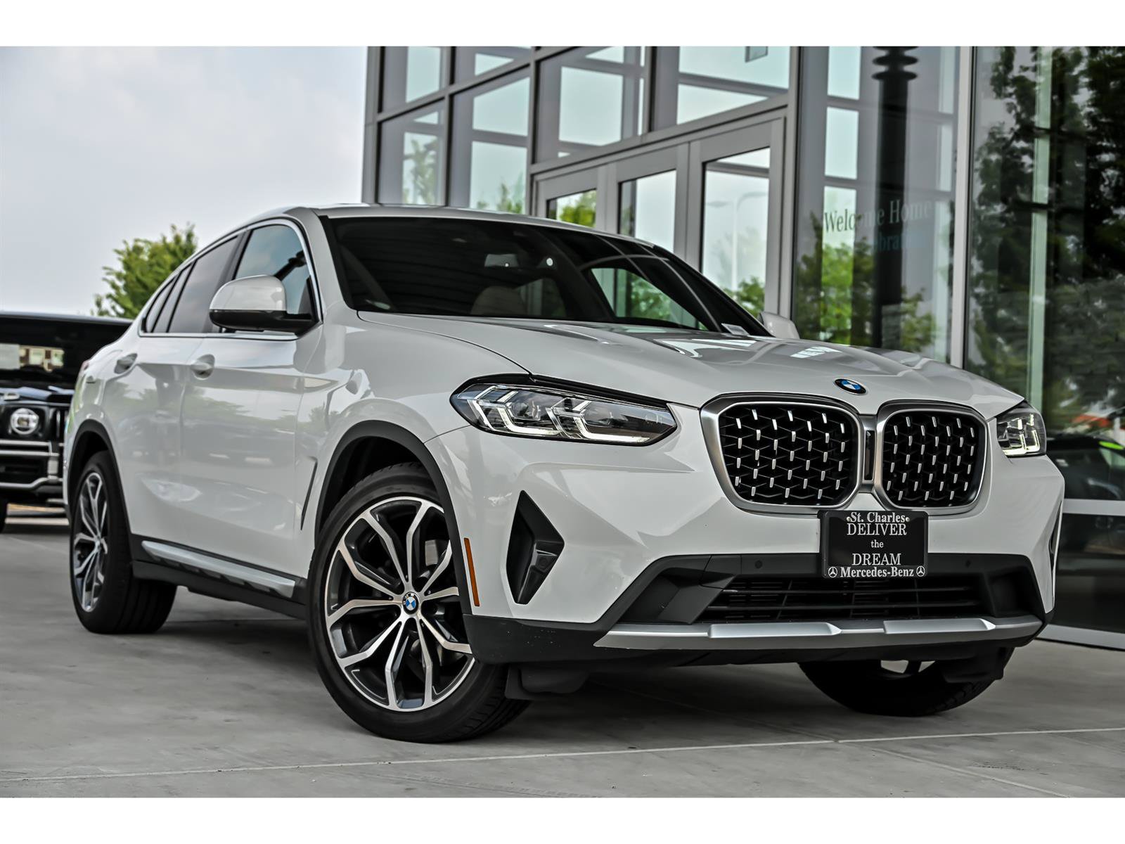 Used 2023 BMW X4 xDrive30i w/ Convenience Package AWD/4WD image 1