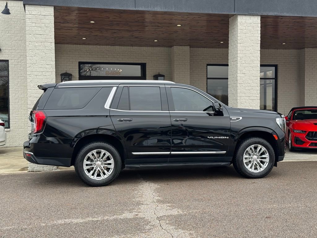 Used 2022 GMC Yukon SLT w/ SLT Premium Package image 16