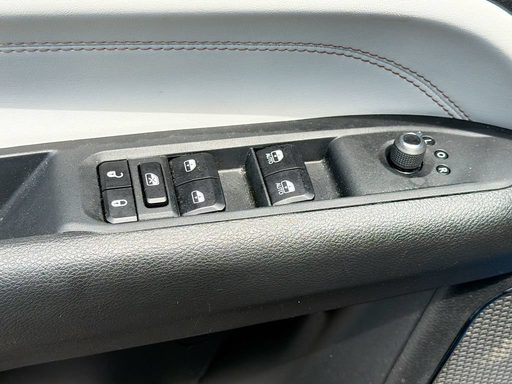Used 2023 Jeep Compass Limited AWD/4WD image 19