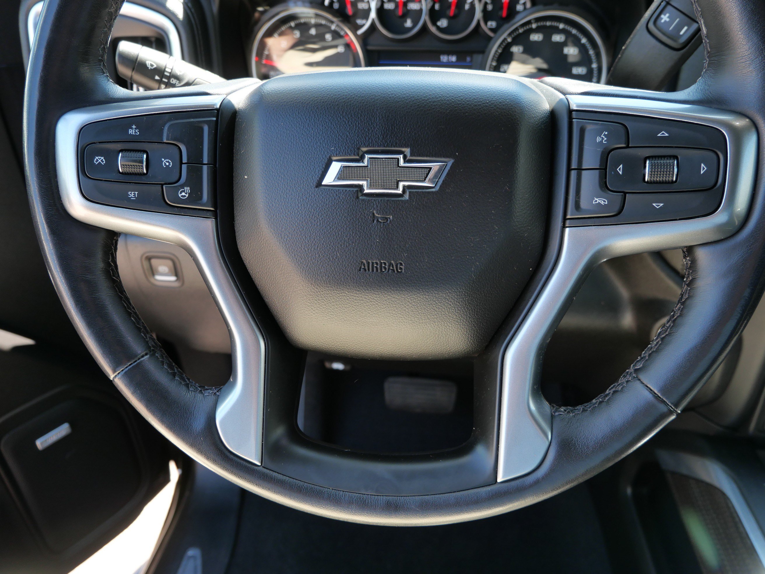 Used 2022 Chevrolet Silverado 1500 RST w/ Redline Edition AWD/4WD image 25