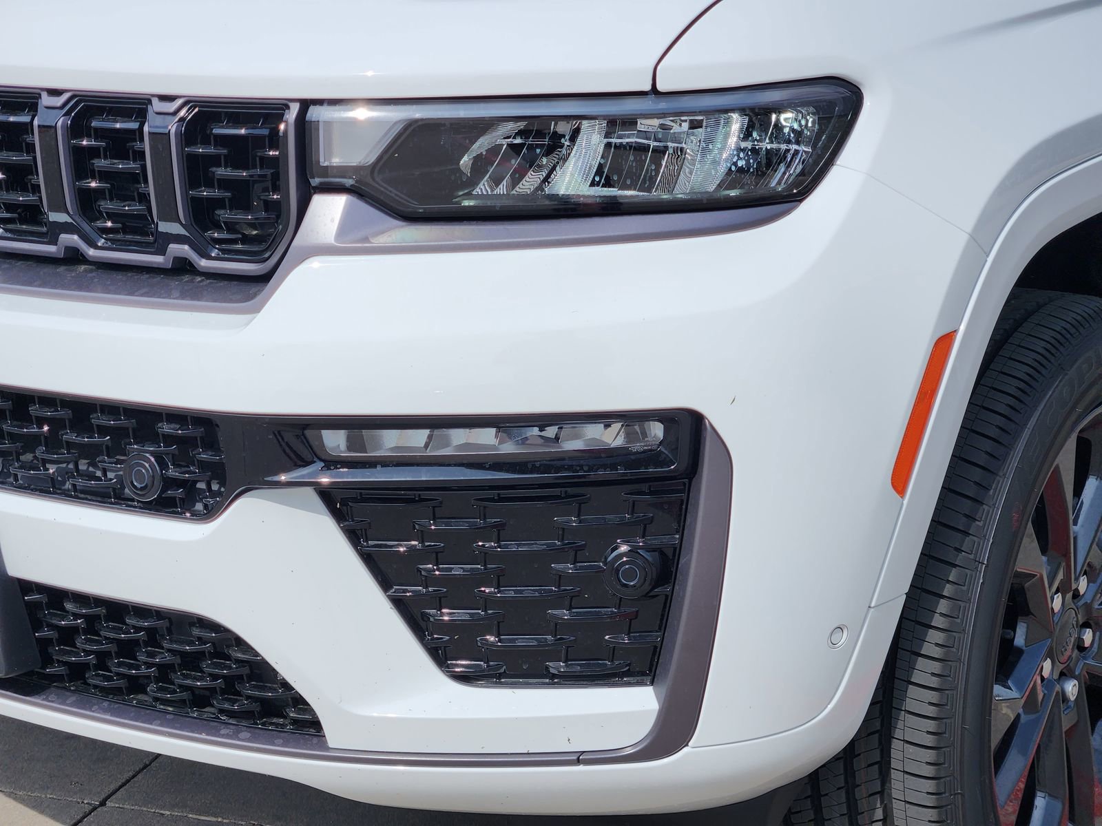 New 2026 Jeep Grand Cherokee Limited AWD/4WD image 10