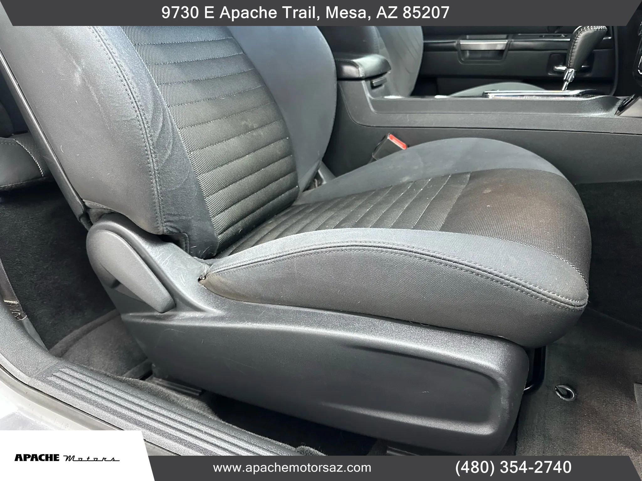 Used 2014 Dodge Challenger SXT image 32