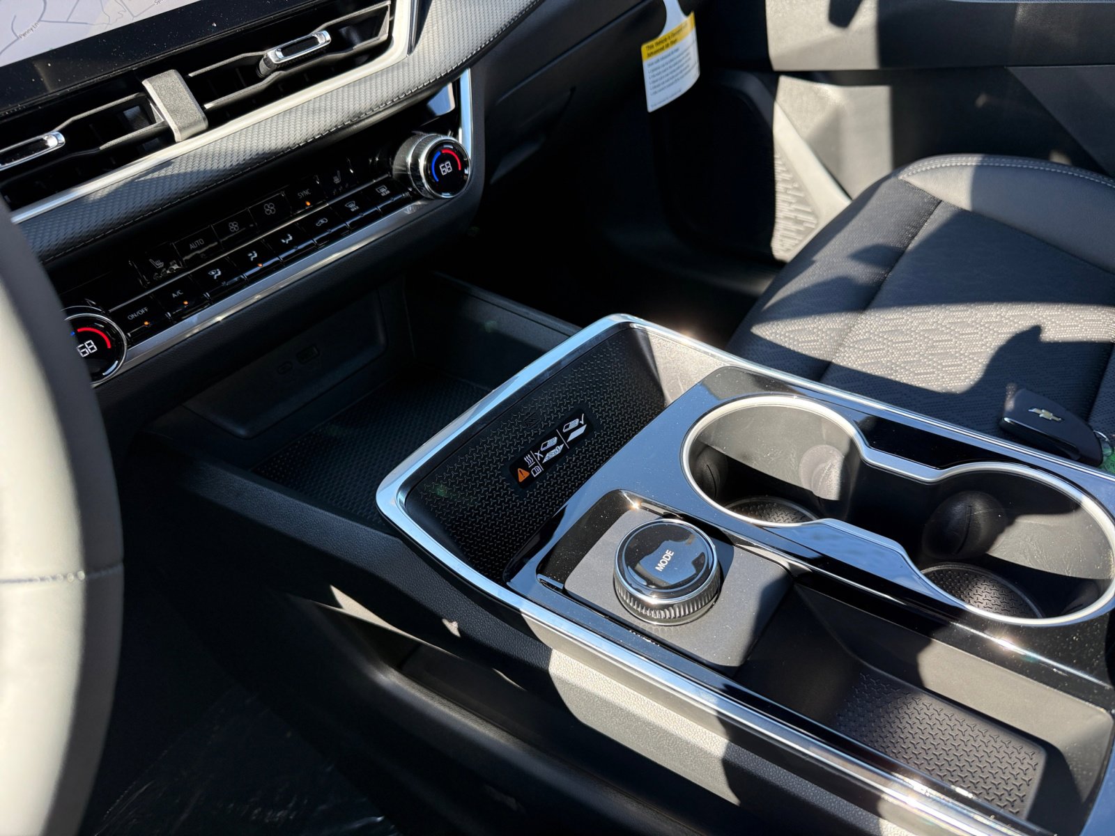 New 2026 Chevrolet Equinox LT w/ Convenience Package II image 13