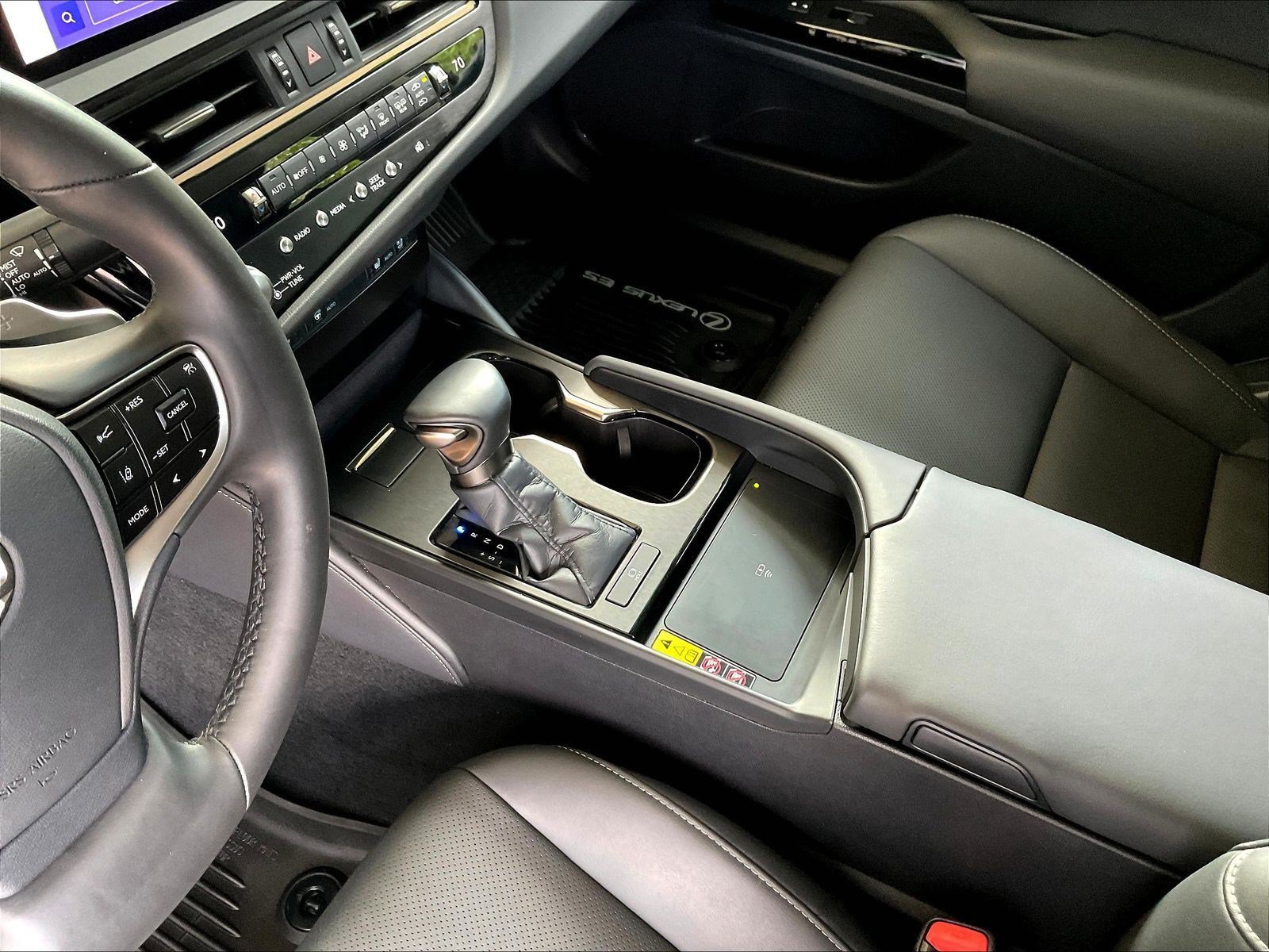 Used 2024 Lexus ES 350 w/ Premium Package FWD image 18