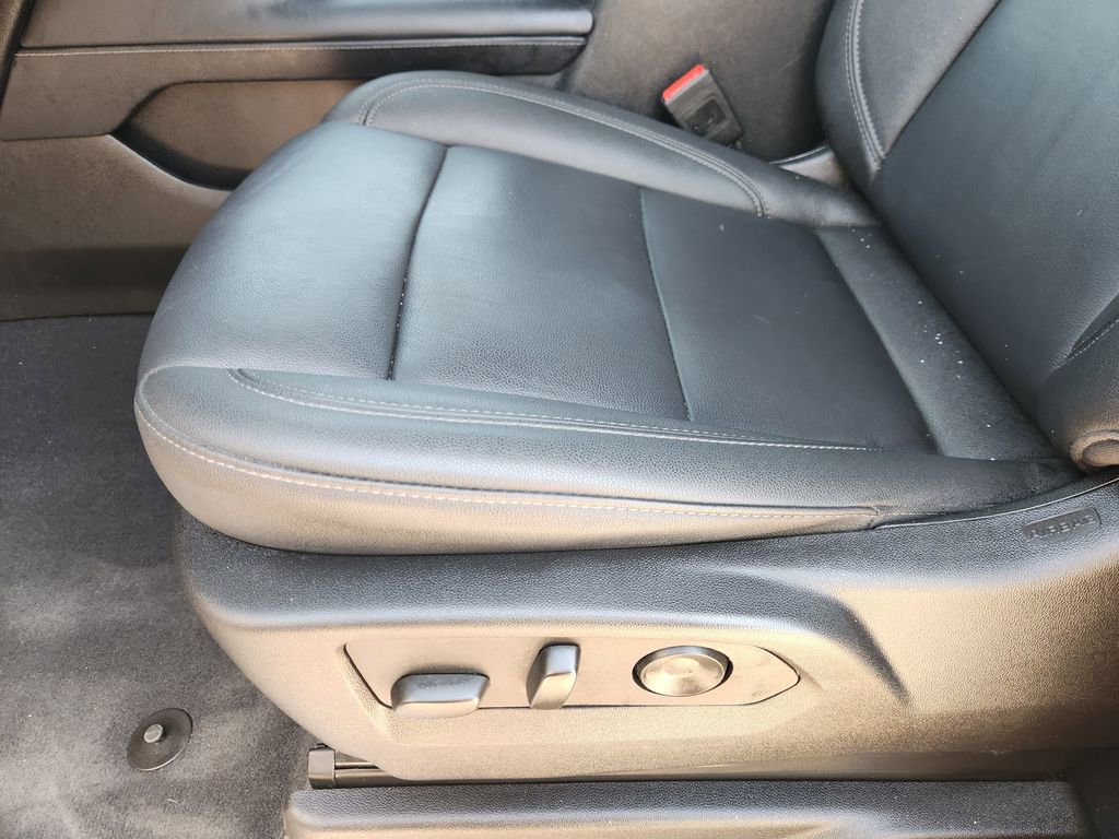 Used 2024 Chevrolet Tahoe Z71 w/ Luxury Package AWD/4WD image 24