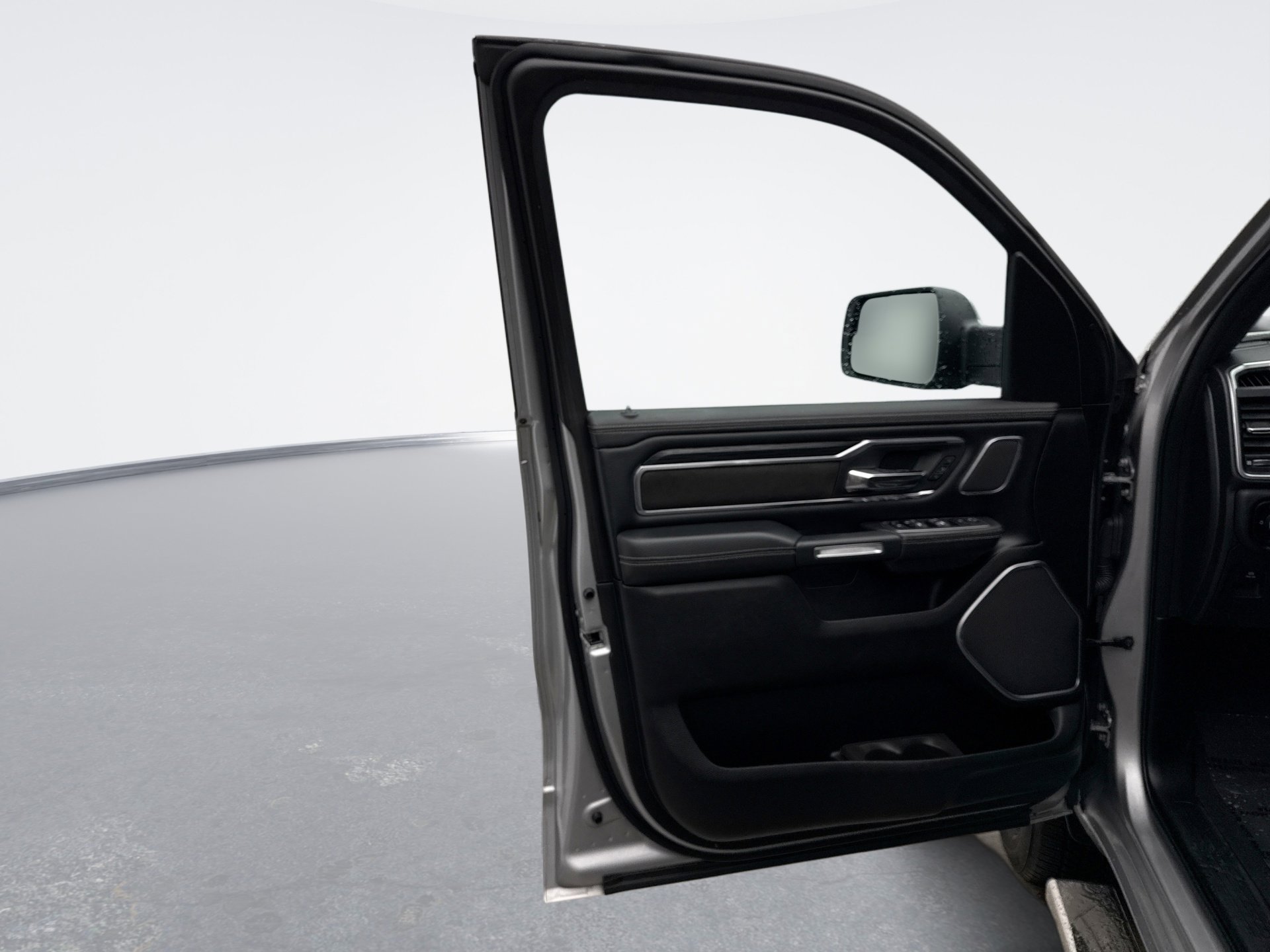 Used 2023 RAM 1500 Laramie image 9