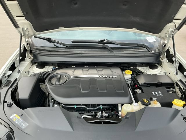 Used 2019 Jeep Cherokee Trailhawk w/ Comfort & Convenience Group AWD/4WD image 24