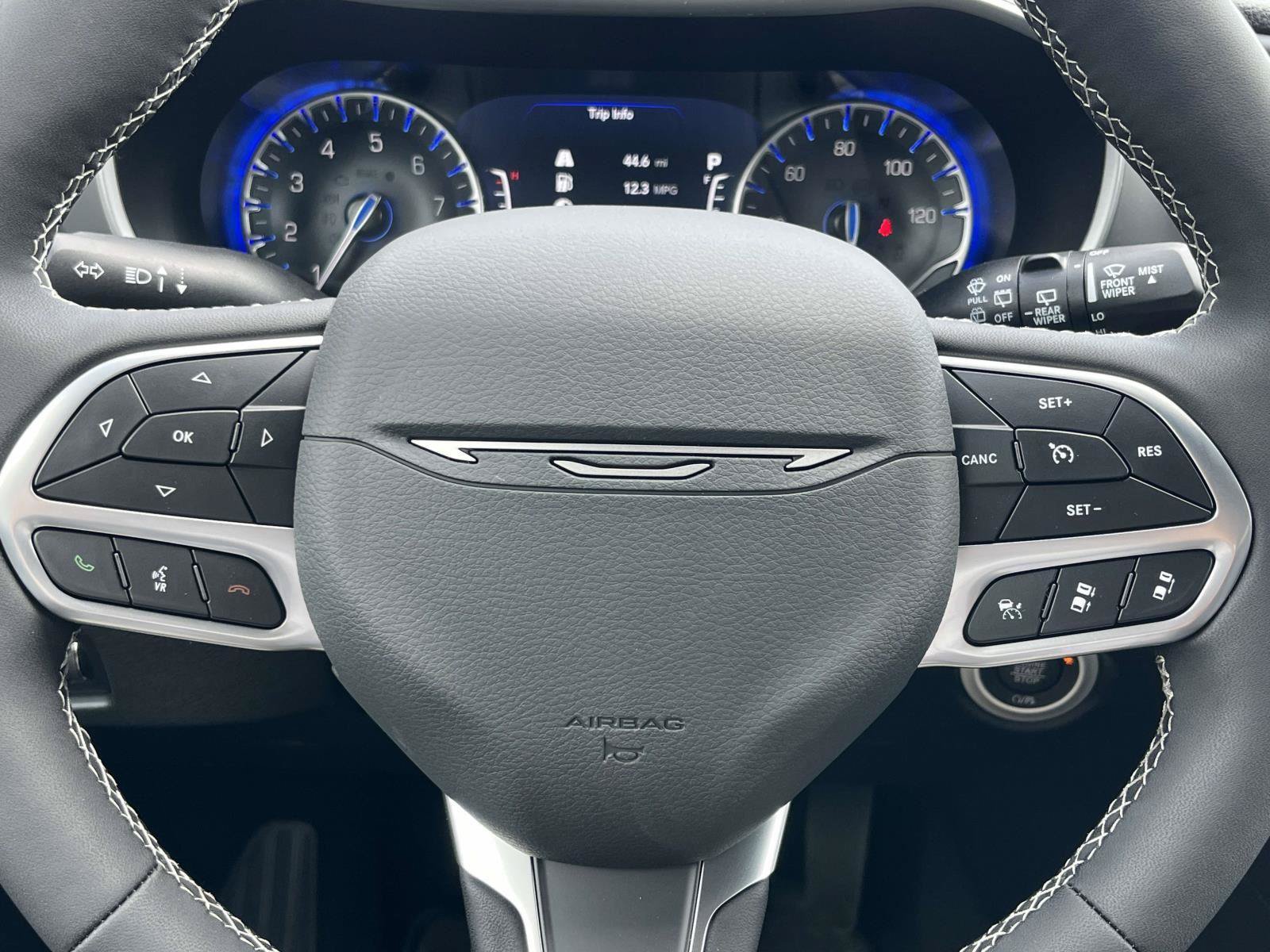 New 2027 Chrysler Pacifica Select FWD image 11