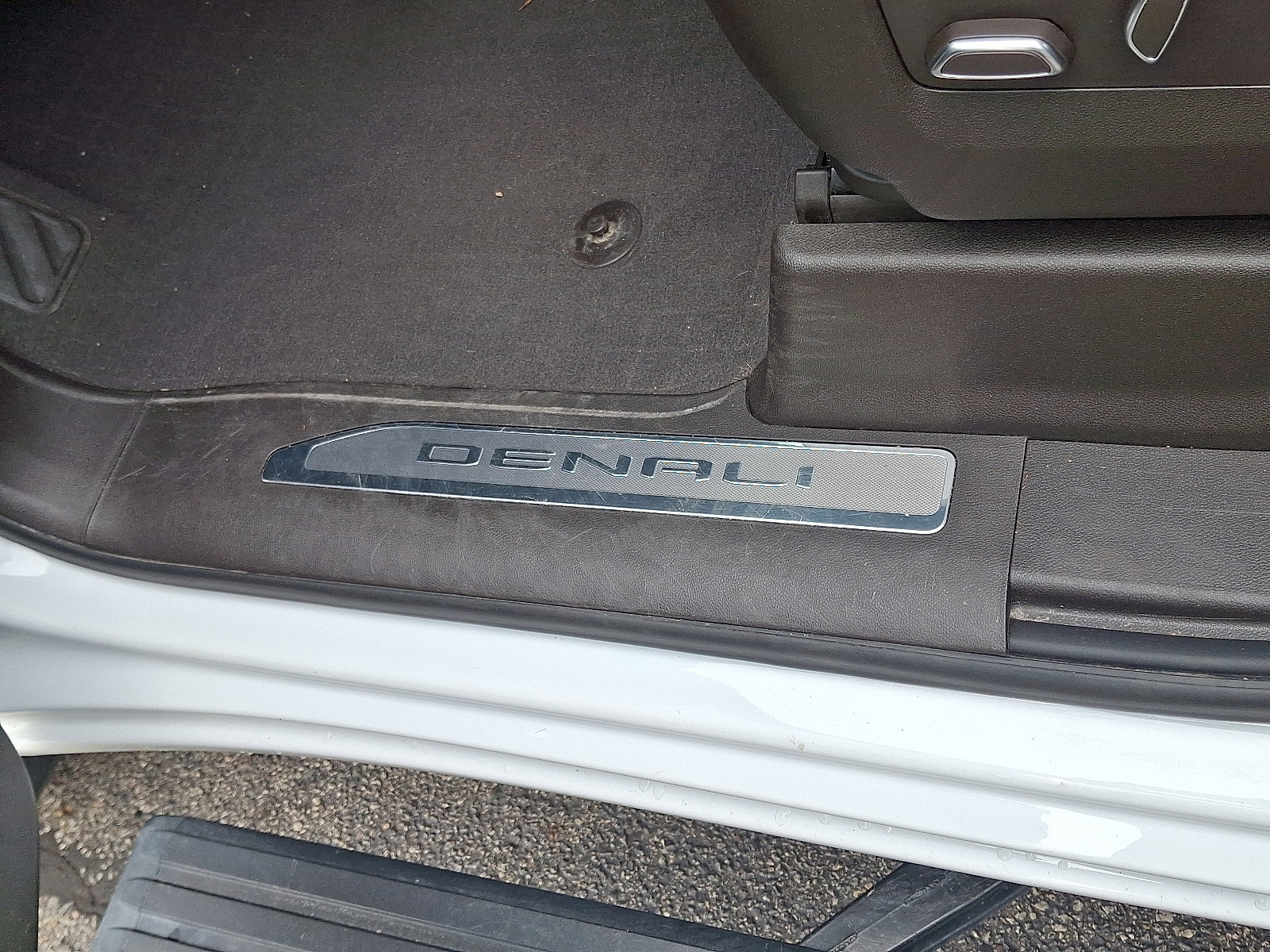 Used 2023 GMC Sierra 1500 Denali w/ Denali Reserve Package image 17