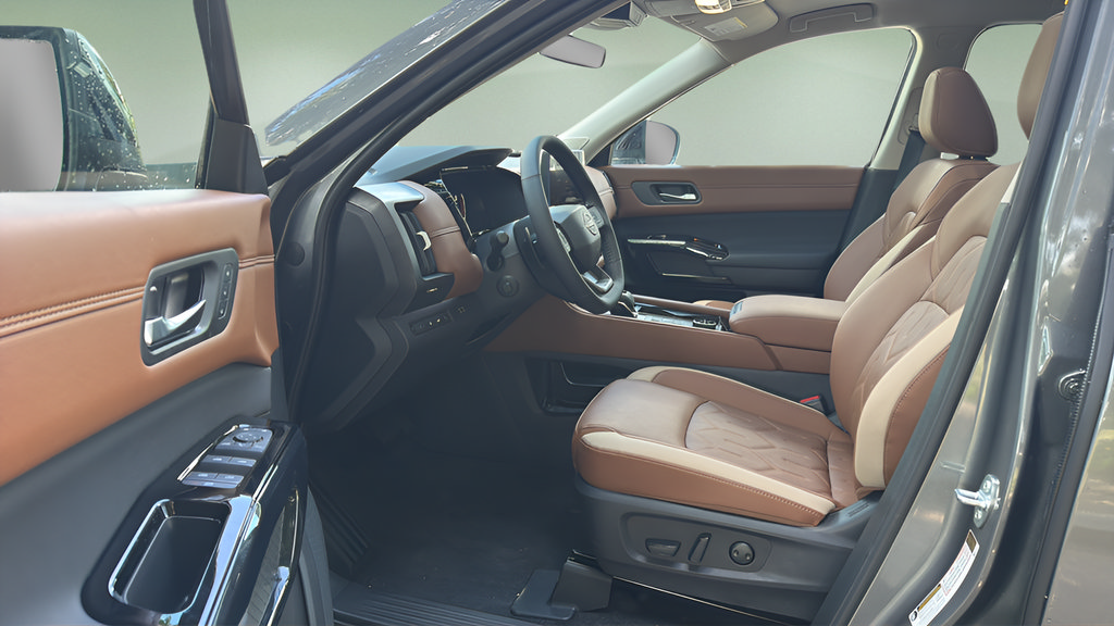 New 2026 Nissan Pathfinder Platinum AWD/4WD image 12