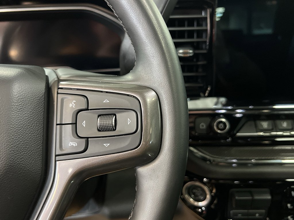 Used 2024 Chevrolet Silverado 2500 ZR2 w/ Technology Package image 34