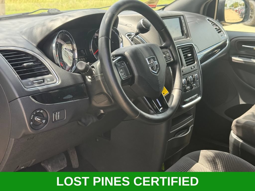 Used 2020 Dodge Grand Caravan SE FWD image 11