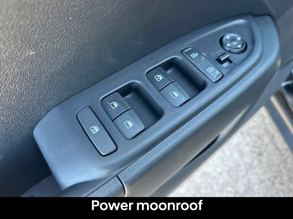 Used 2026 Hyundai Venue SEL FWD image 12