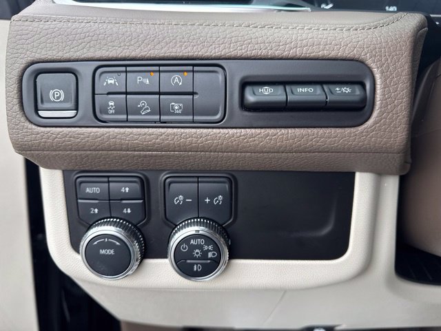 Used 2024 GMC Yukon Denali AWD/4WD image 13