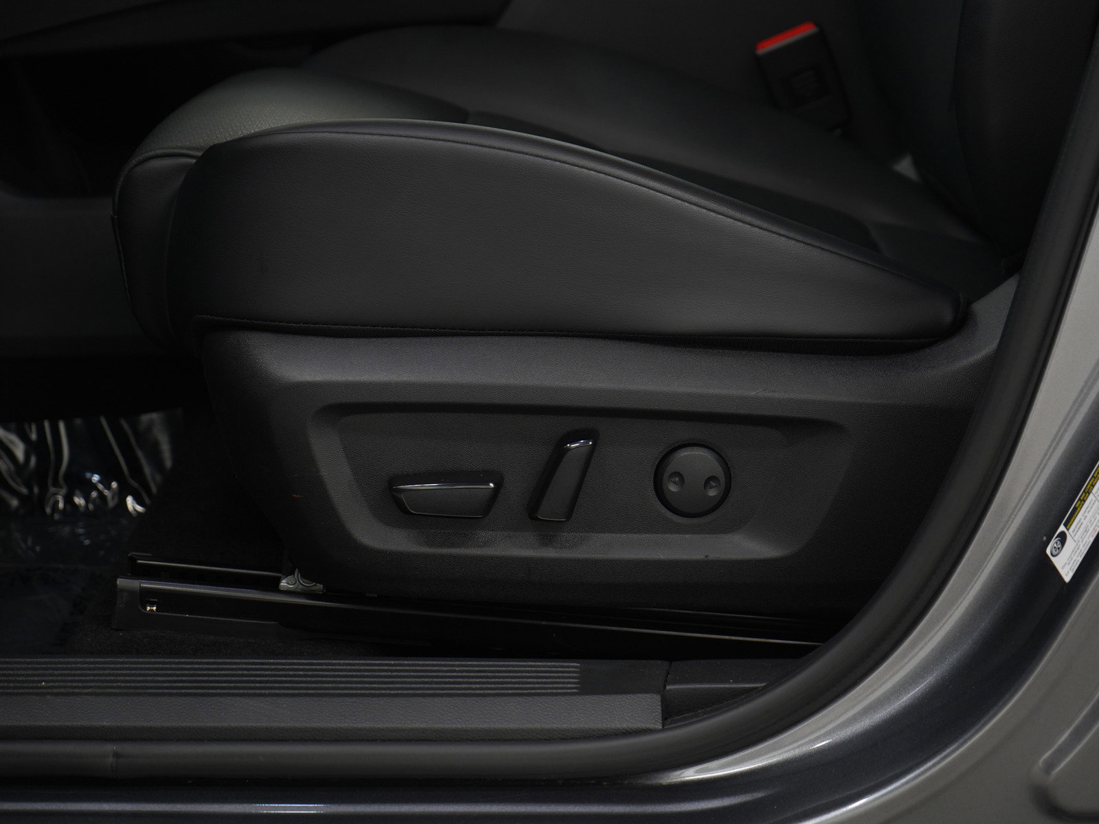 Used 2024 Nissan Rogue SV w/ SV Premium Package image 23