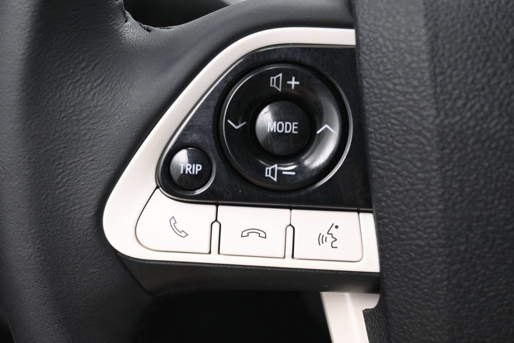 Certified 2018 Toyota Prius Four w/ Advanced Technology Package FWD image 16