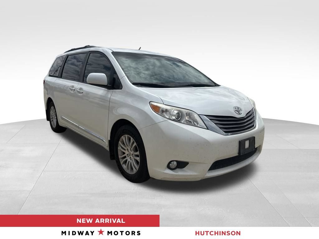 Used 2015 Toyota Sienna XLE Premium FWD image 1