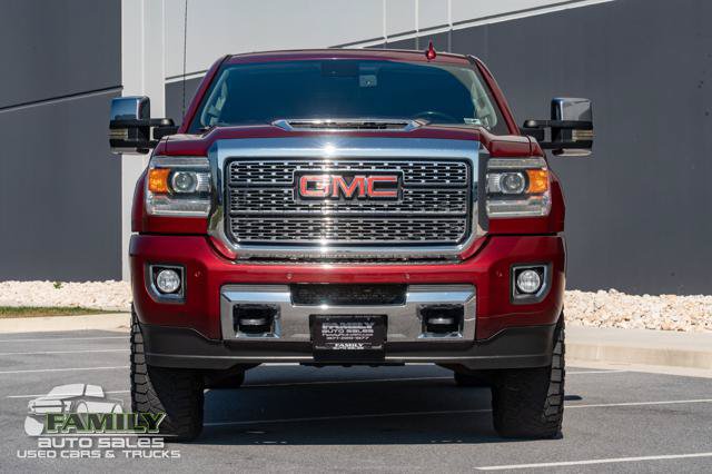Used 2018 GMC Sierra 2500 Denali w/ Duramax Plus Package AWD/4WD image 14